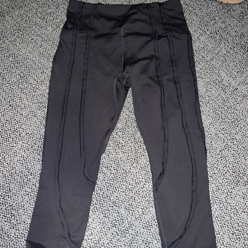 brand new fabletics leggings with cute line detail